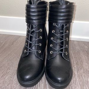 Heeled combat boot